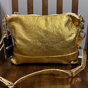 Piñatex x‎ Rais Case Vida Bag inspired by Dole